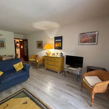 Proche - Piscine Apartmán *