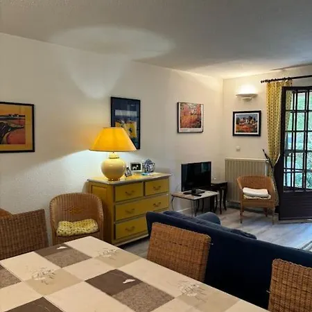 Proche - Piscine Appartement *